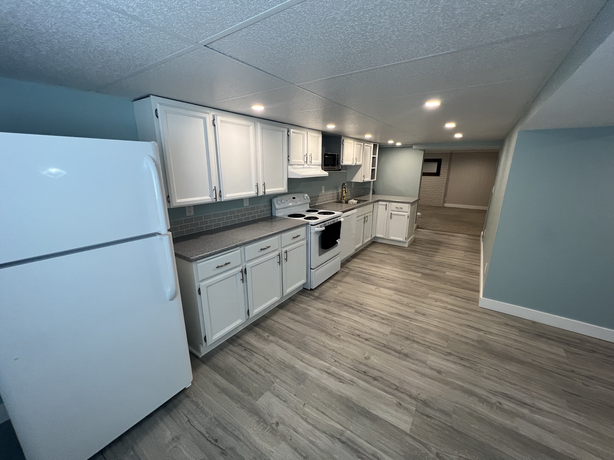 1900 43 Ave - B