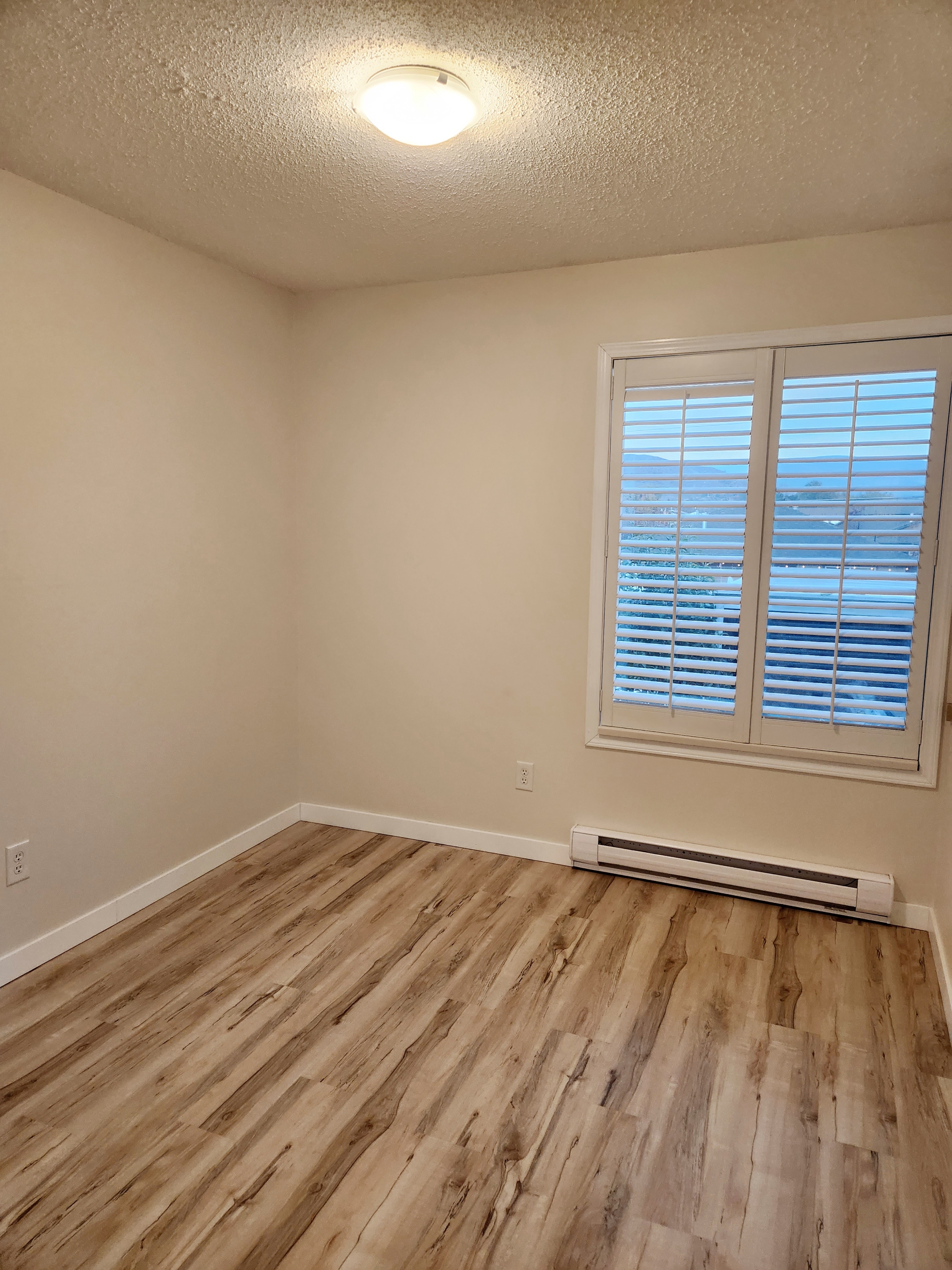 5300 25 Avenue - 12