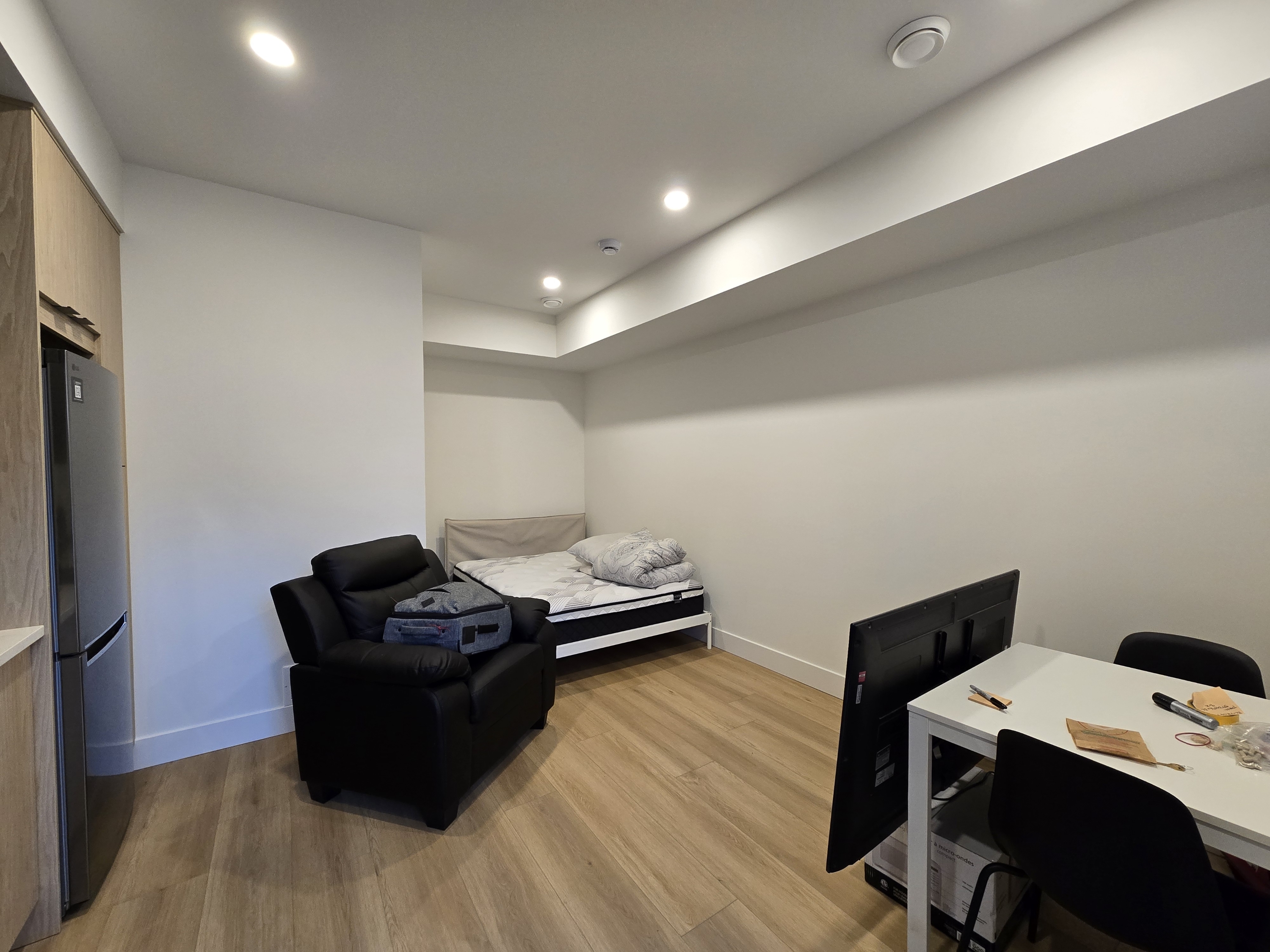 17B-414 Humbert Street